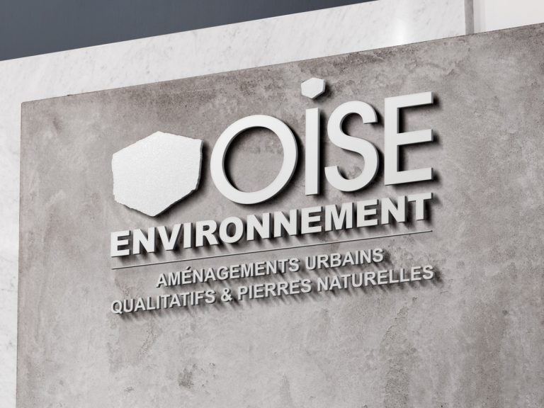 Oise Environnement Une Enseigne Oise Environnement sur fond de béton