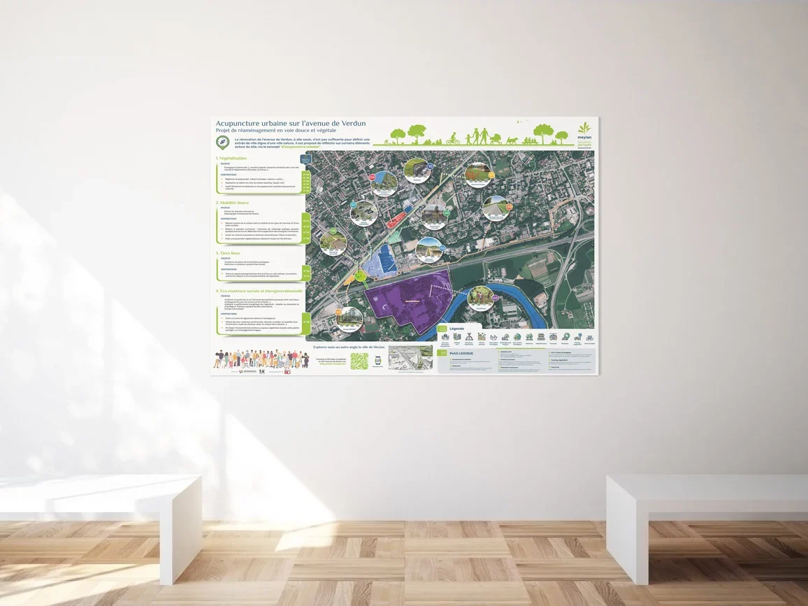 Plan urbain grand format affiché au mur d'un intérieur